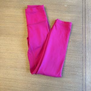 Lululemon. Size 2. Wunder Train 23in Ripened Raspberry. VGUC.